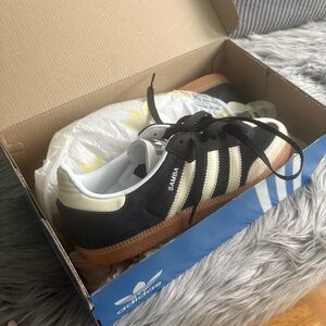 Women’s Samba Sneaker